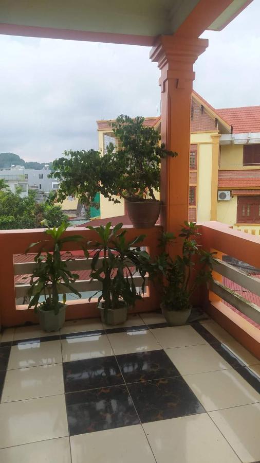 Bed and Breakfast Nha Nghi Thien Trang Kien An Esterno foto